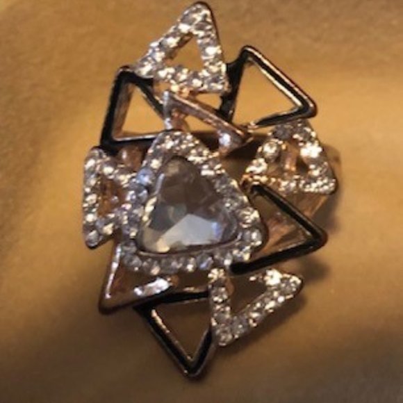 Fashion Rings. - Picture 3 of 4